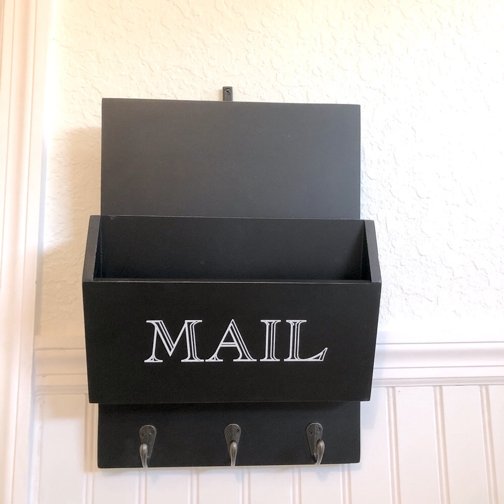 Mail caddy